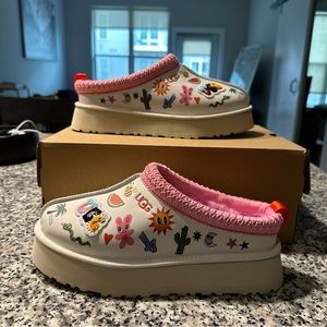 Woman's Slippers UGG Tazz Pop Sketch Brand New Size 10W